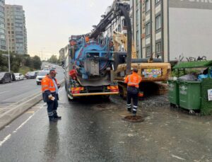 İBB, İstanbul’da son 84 yılın en şiddetli yağışında mahsur kalan 622 kişiyi kurtardı