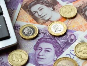 İngiltere banknotlarını değiştiriyor: Yeni banknotlarındaki görseller belli oldu