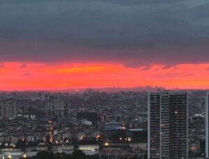 İstanbul’da sağanak sonrası gün batımı dronla görsel şölen oluşturdu