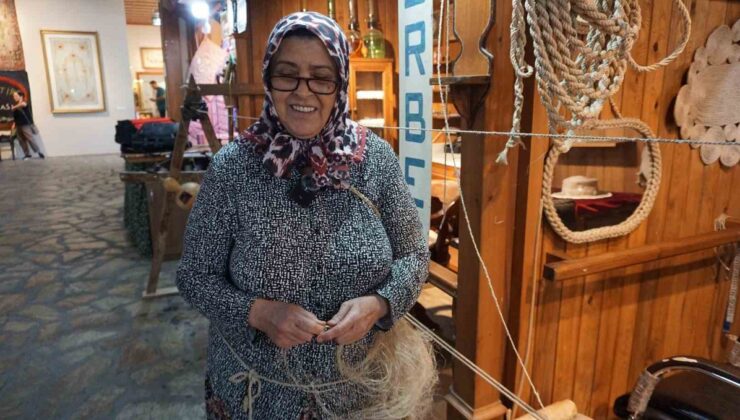 İzmir Tire’de 66 yaşındaki kadın, urgancılığı günümüze uyarlayıp geleceğe taşıyor