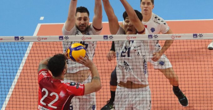 İzmir’de Ziraat Bankkart, TÜGİAD Ege Uluslararası Voleybol Turnuvası’nı kazandı