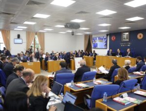 Karabat, Türkiye Varlık Fonu ve TMSF’nin Sayıştay denetimine tabi tutulmasını istedi