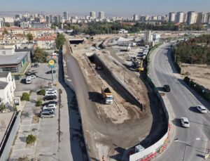 Kayseri Büyükşehir Belediye Başkanı Büyükkılıç, Kartal Katlı Kavşağı’nda inceleme yaptı
