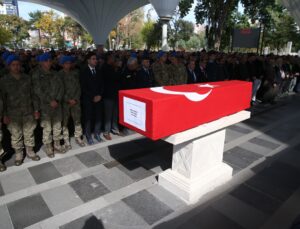 Kayseri’de kanser tedavisi gören Kıbrıs gazisi Rafet Toker 73 yaşında toprağa verildi