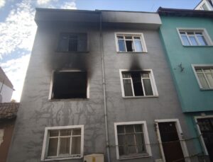 Kütahya Bahçelievler’de apartman yangınında dumandan etkilenen kişi hastanede öldü