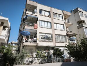 Mersin Yenişehir’de tahliye edilen 3 katlı binada 40 kişi misafirhaneye yerleştirildi