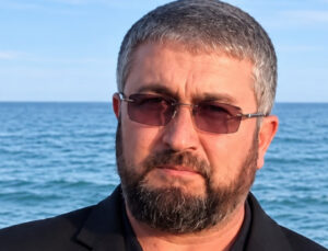 Mersin’de 51 yaşındaki imam mezarlıkta ölü bulundu