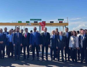 Mersin’de Çeşmeli-Kızkalesi Otoyolu’nun 52 kilometrelik kesimi trafiğe açıldı