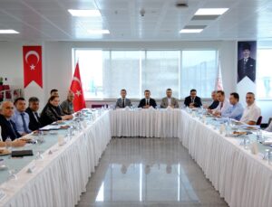 Mersin’de sağlık yatırımları ve hizmet süreçleri Şehir Hastanesinde değerlendirildi