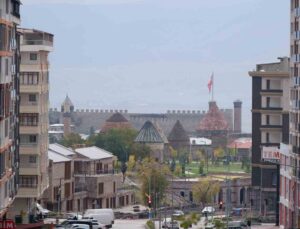 Meteoroloji Genel Müdürlüğü, Erzincan ve Bayburt için 80 km/sa fırtına uyarısı yaptı