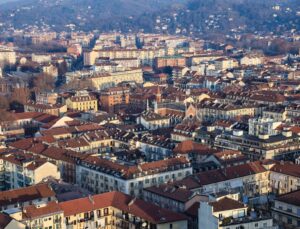 Milano, Bologna ve Torino’da yaşam maliyeti protestolarında onlarca kişi yaralandı