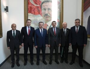 Milli Eğitim Bakanı Tekin, BBP Genel Başkanı Destici’yi ziyaret etti