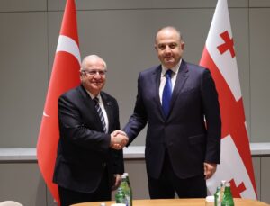 Milli Savunma Bakanı Güler, Şuşa’da Gürcistanlı mevkidaşı Chikovani ile görüştü