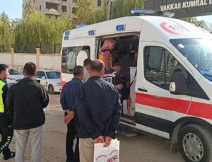 Motosikletin çarptığı öğrenci ile sürücü yaralandı