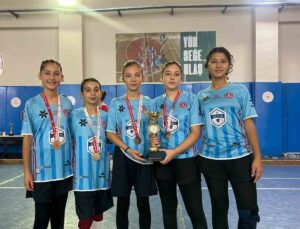 Muğla Hokey Ligleri’nde U14 karşılaşmaları heyecanla devam ediyor