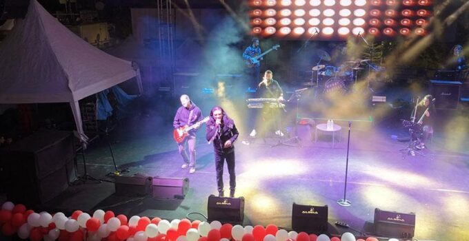 Murat Kekilli sahneye çıktı, Niğde’de müzik ziyafeti yaşandı