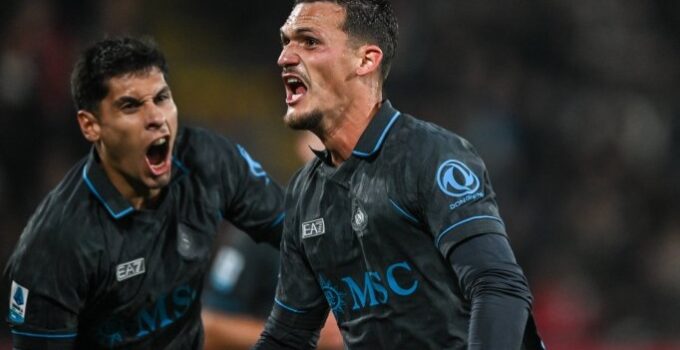 Napoli’den Monza deplasmanında dört gollü galibiyet