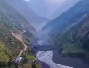 Nepal Gorkha’da selde evler ve asma köprüler sürüklendi, 5 kişiden haber alınamadı