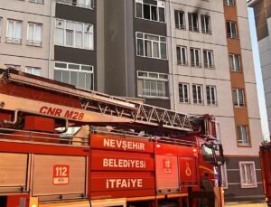 Nevşehir’de 11 katlı apartmanın 4’üncü katındaki yangında 6 kişi dumandan etkilendi
