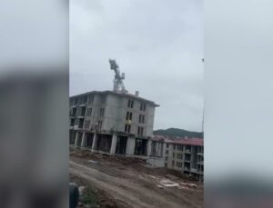 Ordu Mesudiye’de TOKİ işçileri 3 aydır maaş alamadıkları iddiasıyla çatıda iş bıraktı
