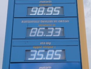 Osmaniye Kadirli’de çiftçi akaryakıt zammına tepki gösterdi, fıstığa mazot alamıyor