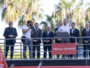 Özgür Özel, Mersin’de konuştu