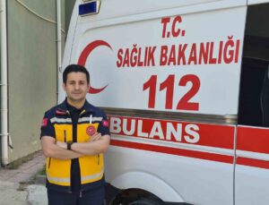 Paramedik Harun Özkan, mesleğin en zor yanının zamanla yarışmak olduğunu söyledi