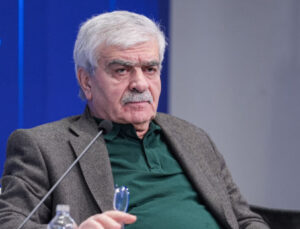 Pınar Yayınları’nın kurucularından ve Genel Yayın Yönetmeni, yazar Cevat Özkaya hayatını kaybetti