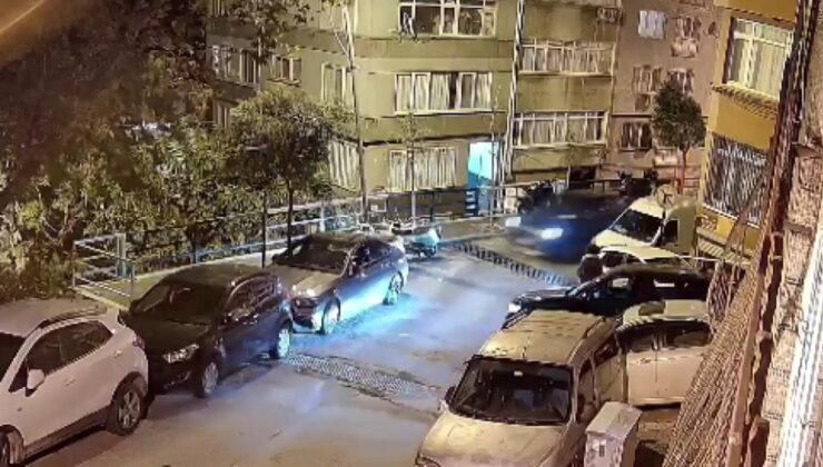 Polisten kaçan alkollü sürücü Şişli’de park halindeki araçlara daldı! Kaza anı kamerada