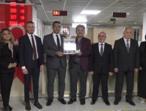 PTT 186. yılını Kayseri’de kutladı, Hunat’ta 186. müşteriye hediye verildi