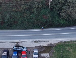 Rize Ardeşen’de 75 yaşındaki Osman Zeki Tekin, 60 yıldır bisiklet sürüyor