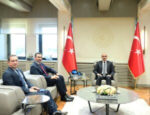 ROKETSAN Genel Müdürü İkinci, Bakan Uraloğlu tarafından Bakanlıkta ağırlandı