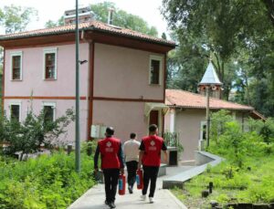 Samsun Vakıflar Bölge Müdürlüğü 20 camiye yangın tüpü, 18 kursa ilkyardım çantası verdi
