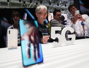 Samsung, üst üste dördüncü çeyrekte 107,4 trilyon won rekor faaliyet karı açıkladı