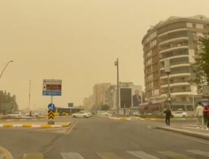 Şanlıurfa’da yoğun toz taşınımı merkez ve bazı ilçelerde görüş mesafesini düşürdü