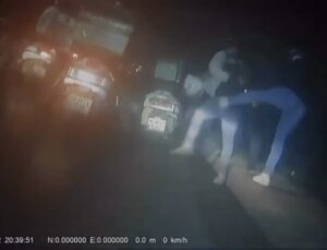 Sarıyer’de ablasıyla ilişkisine karşı çıkan motokuryeyi tekme tokat darbetti; başına kaskla vurdular