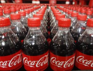 Sektörde tutunamadılar! Coca-Cola, yüzlerce şubesi olan dev markayı satıyor