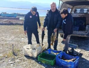 Seydişehir’de Suğla Gölü balıkçılarına kantar ve tekne denetimi yapıldı