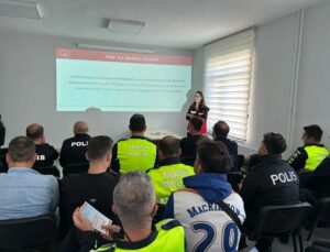 Sinop’ta emniyet personeline 6284 kapsamında kadına şiddet bilgilendirmesi yapıldı