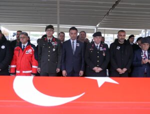 Sivas’ın son Kore gazisi 94 yaşındaki Aytekin, askeri törenle toprağa verildi