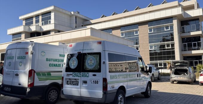 Soma’daki göçükte ölen 2 işçinin cenazesi İzmir Adli Tıp’ta ailelere teslim edildi