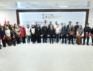 TOGÜ’de bağımlılıkla mücadelede katkı sunan eğitmenlere teşekkür belgesi verildi