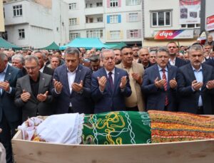 Trabzon Şalpazarı’nda Belediye Başkanı Kurukız’ın annesi Fatime Kurukız defnedildi