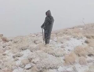 Tunceli Ovacık’ta Yalmanlar Yaylası, ekimde kar yağışıyla beyaza büründü