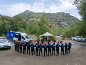 Tunceli’de Munzur Çayı’nda AFAD ekipleri 12 ilden 50 personelle su üstü eğitimi aldı