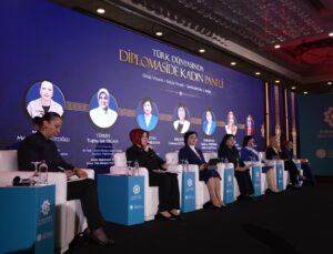 Türk Dünyası Diyalog Forumu kapsamında “Türk Dünyasında Diplomaside Kadın Paneli” düzenlendi