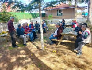 Uşak İl Tarım ve Orman Müdürü Bilir köylerde üreticilere devlet desteklerini anlattı