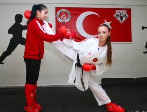 Uşaklı karateci Ela Su Yıldırım, dünya ikinciliğinden sonra şampiyonluk hedefliyor