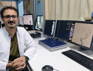 Van YYÜ’de beyin AVM’si kapalı yöntemle tedavi edildi, hasta 24 saatte taburcu oldu