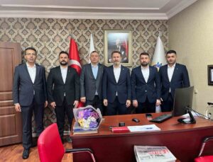 VTSO’da seçim sonrası devir teslim yapıldı, Dursun Atak başkanlığı devraldı